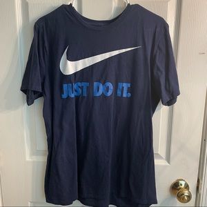 ⭐️ Nike Navy T-Shirt Size L